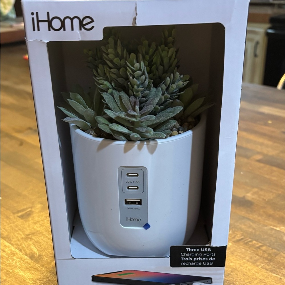 NWT iHome White Planter with USB Ports and Green Succulents